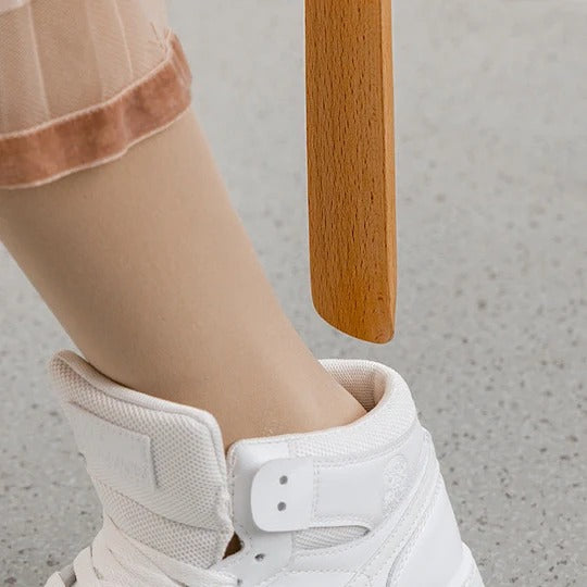 Long Magnetic Beechwood Shoehorn