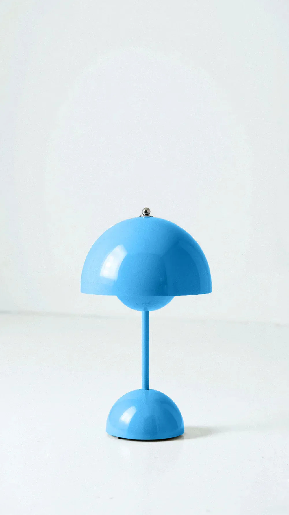 Minimalist Wireless Rechargeable LED Table Lamp with Touch Dimming for Bedroom