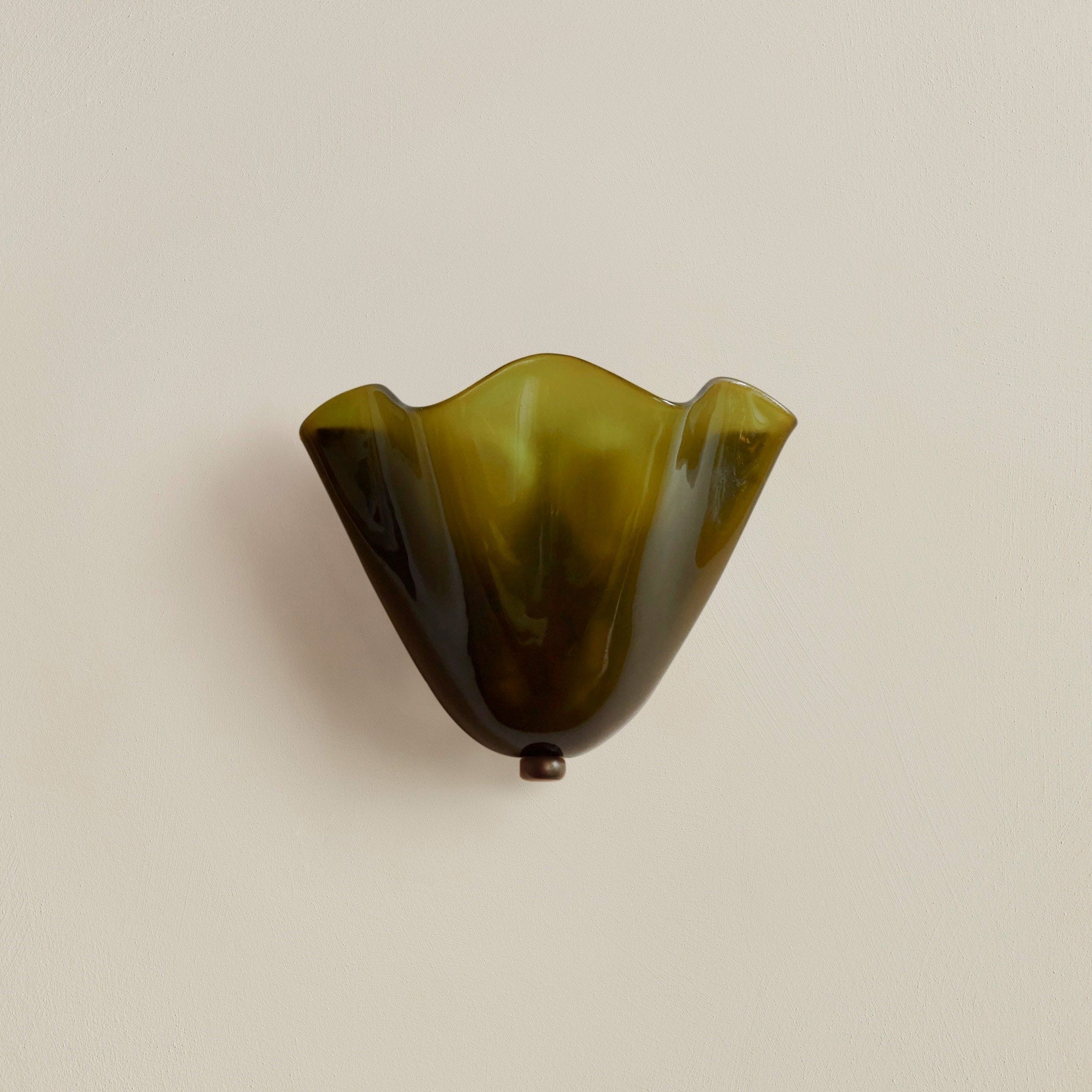 Retro Stained Glass Shell Wall Sconce for Bedroom and Hallway