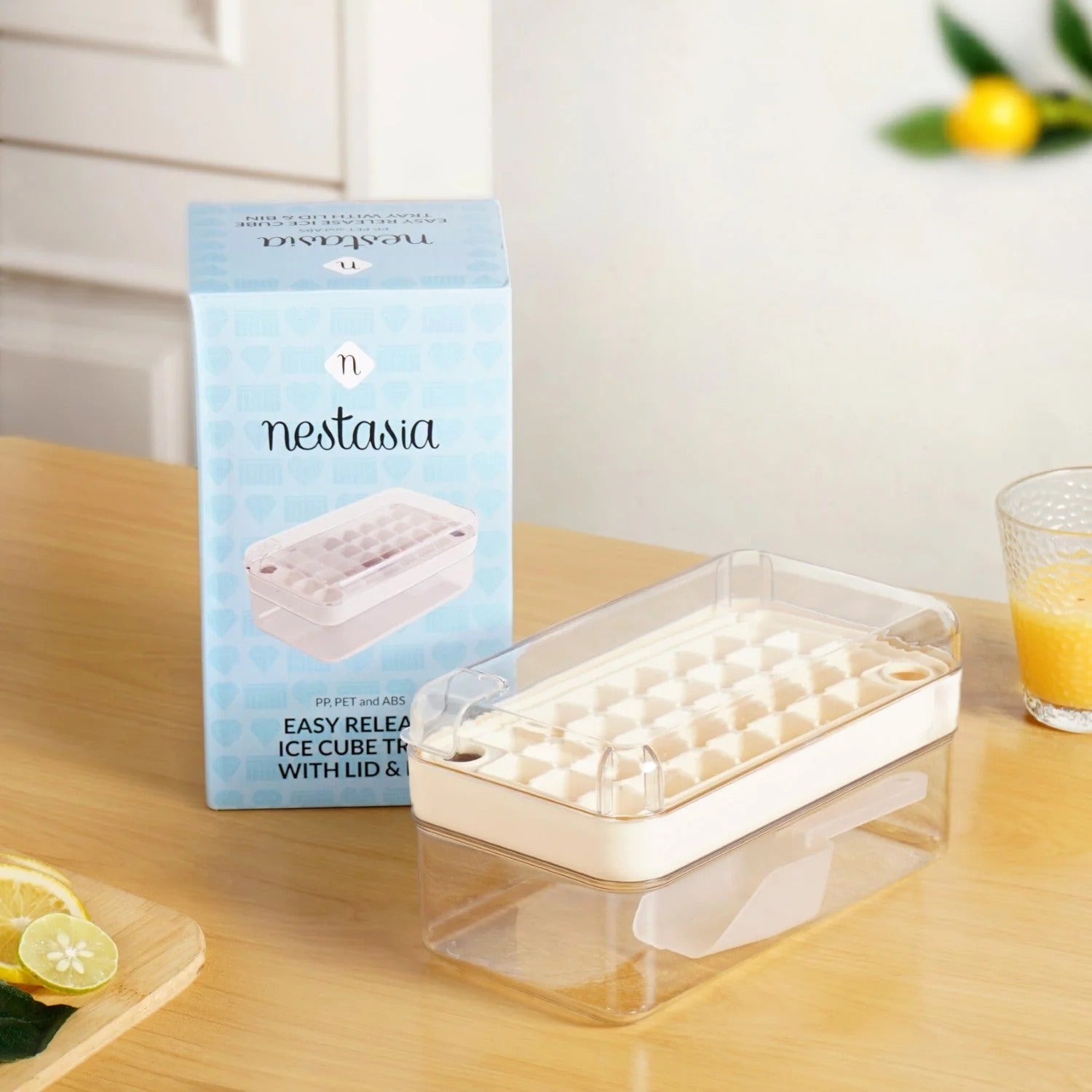 Ice Cube Tray with Lid and Container (32 Cubes)