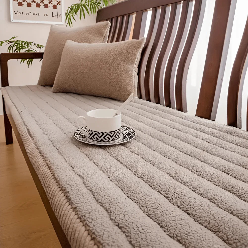 Sofa Cover – Non-Slip, Quilted Polyester