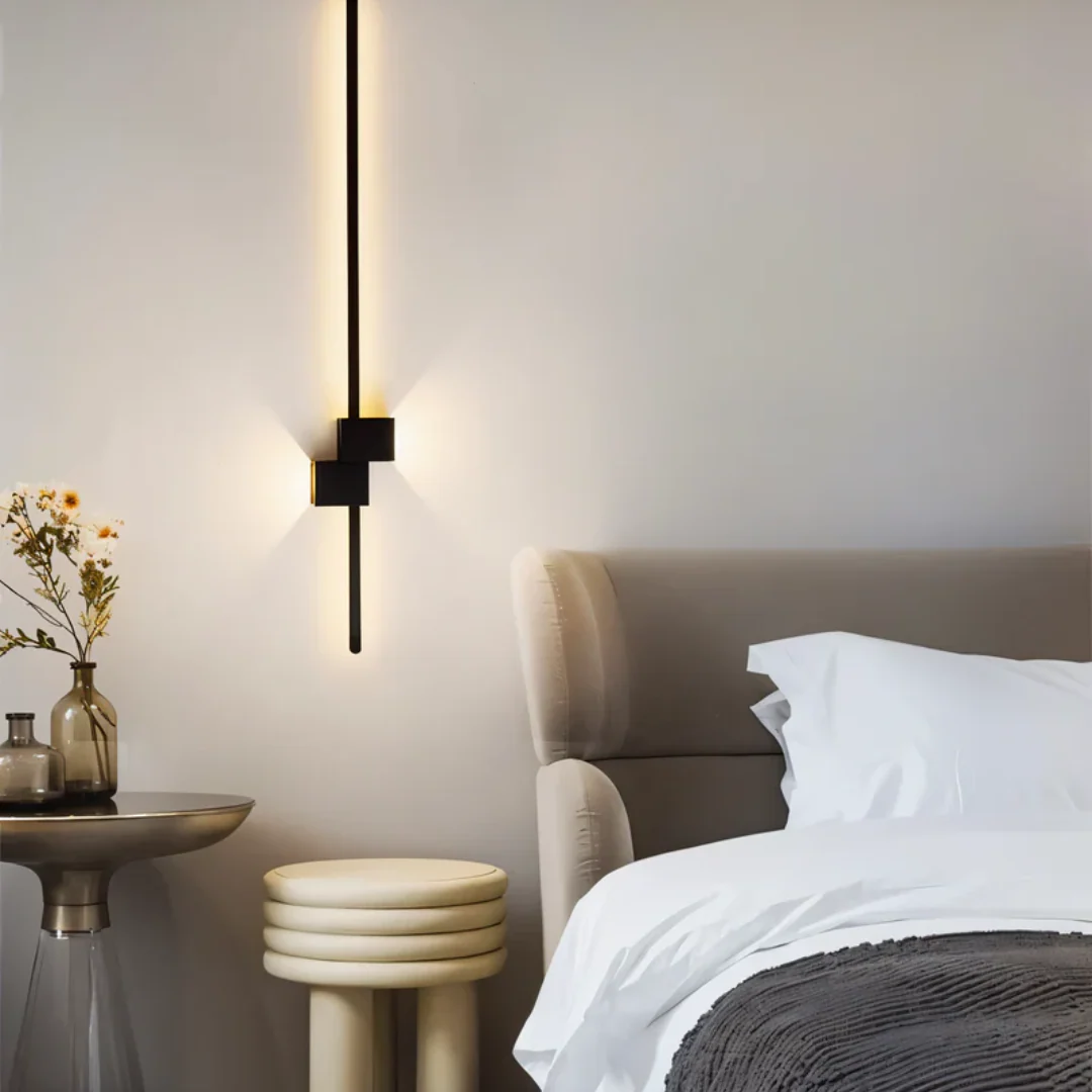 Minimalist LED Wall Light (62 cm)