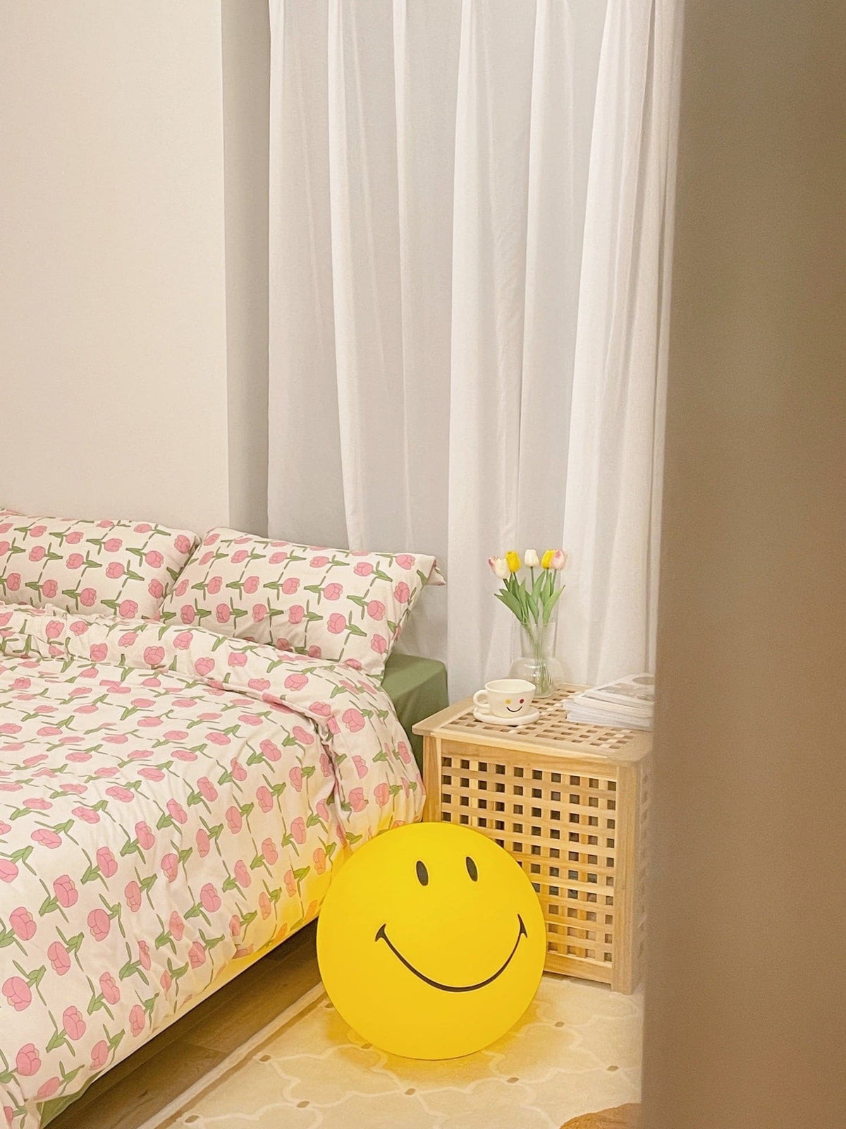 Cheerful Glow Night Light for Kids — Dimmable LED Yellow Lamp