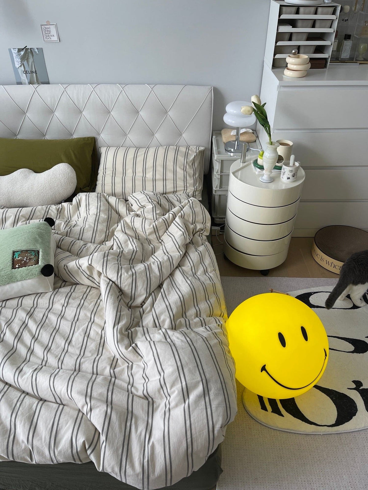 Cheerful Glow Night Light for Kids — Dimmable LED Yellow Lamp