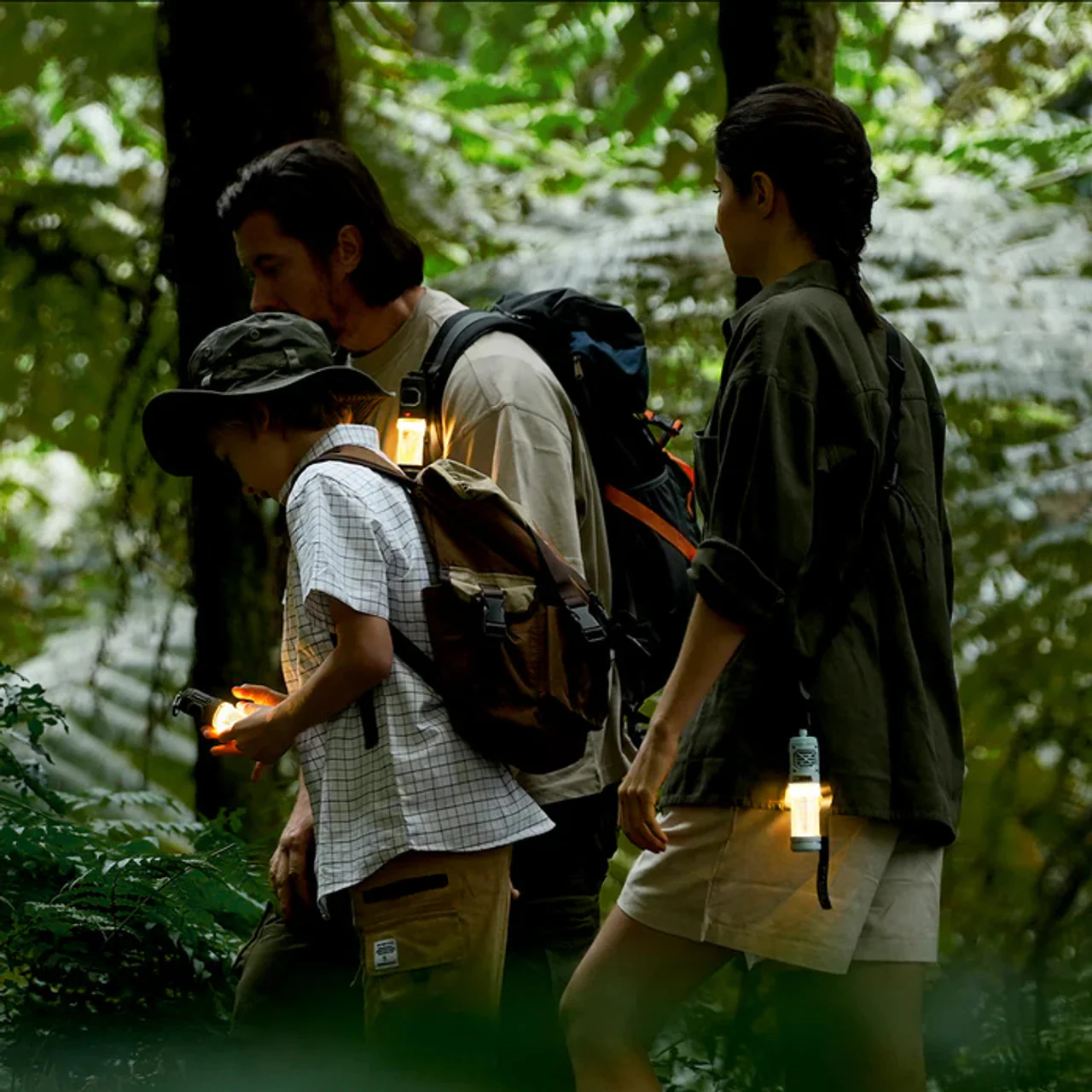 2-in-1 Mosquito Repeller and LED Camping Light