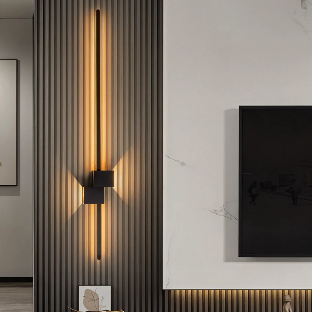 Minimalist LED Wall Light (62 cm)