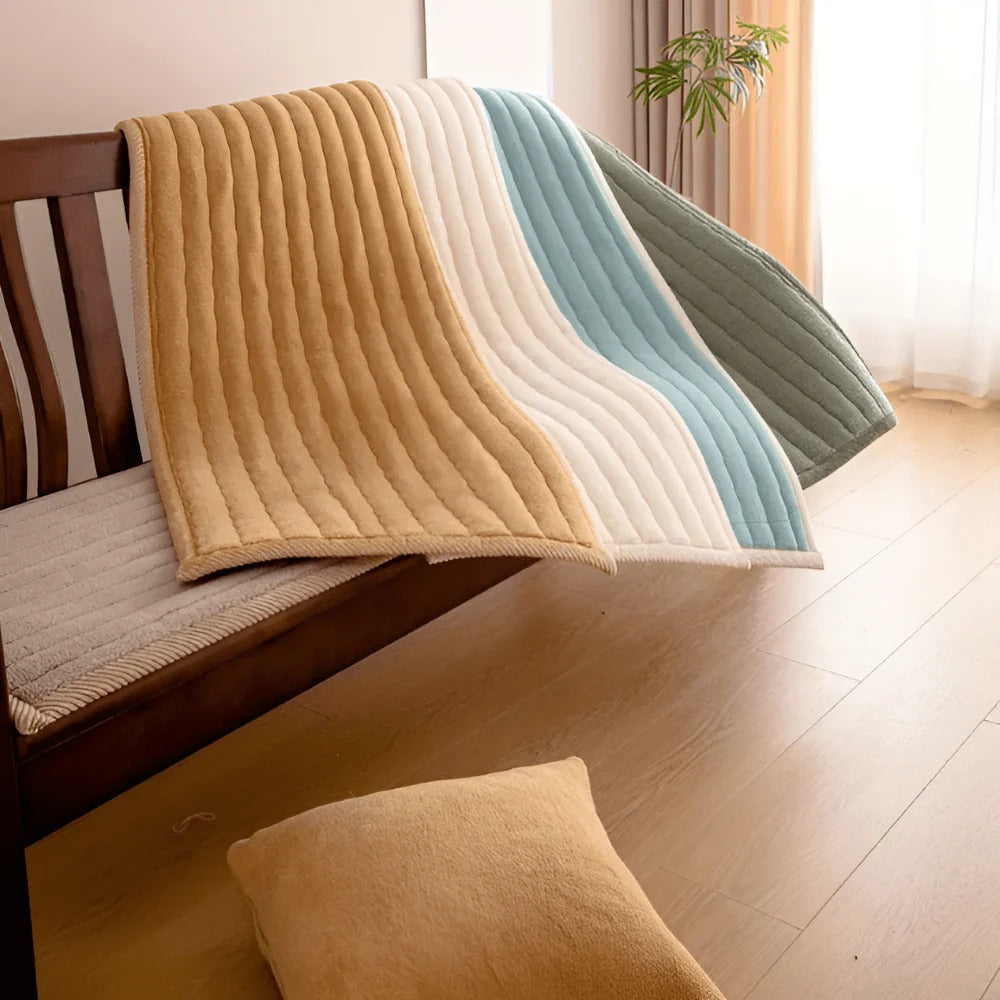 Sofa Cover – Non-Slip, Quilted Polyester